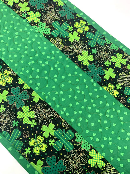 St. Patrick's Day Table Runner, Deep Green, Plaid, St. Paddy's Decoration, Table Runner Quilt, Clovers, Handmade Quilt