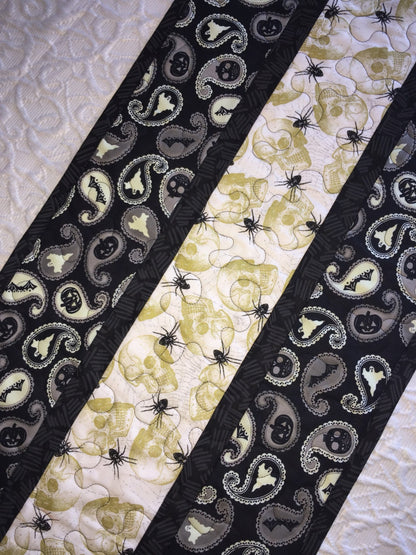 Halloween Table Runner Quilt, Spiders, Ghosts, Skulls Table Topper Quilt, Black, White, Glow in the Dark, Handmade