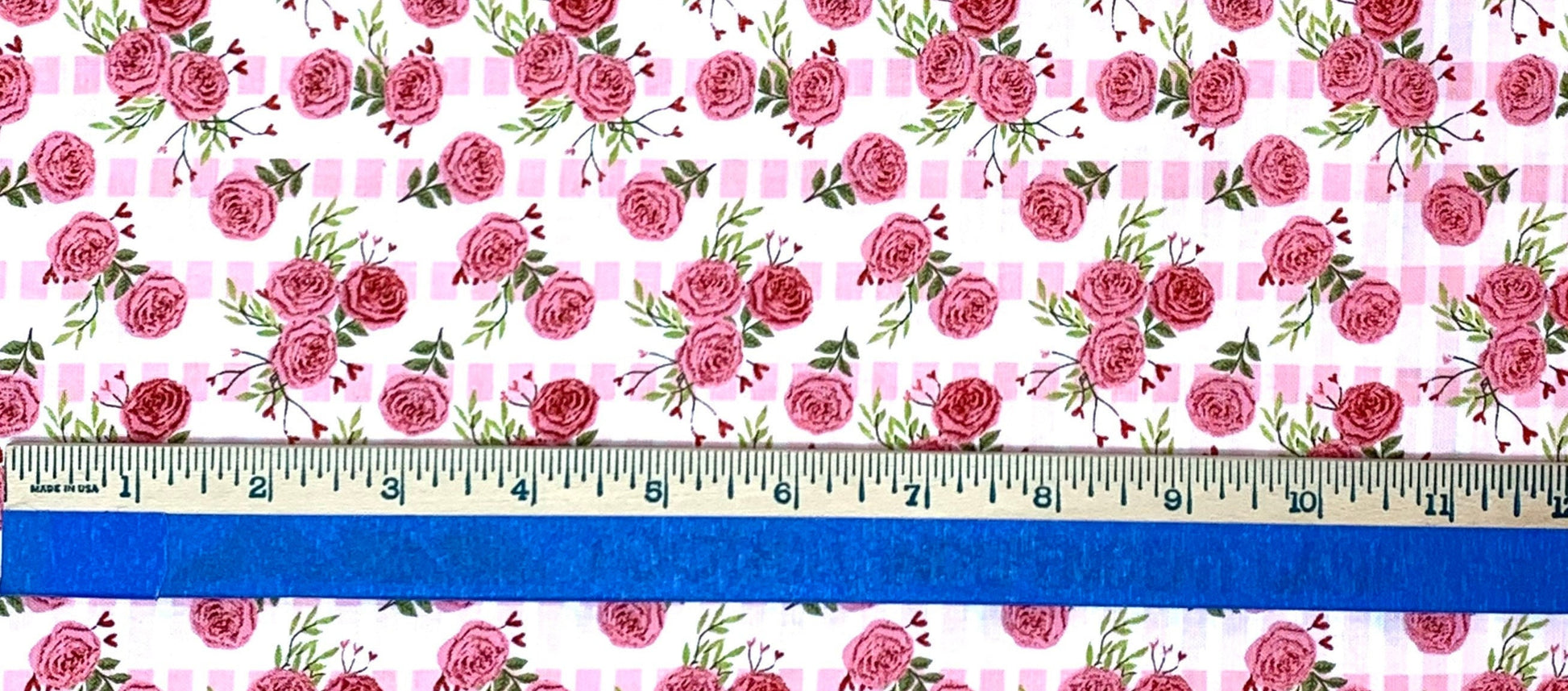 Hugs, Kisses and Special Wishes - Pink Rose Yardage, Valentines Day, Pink, Heart Bouquet, Beth Albert, Cotton Fabric