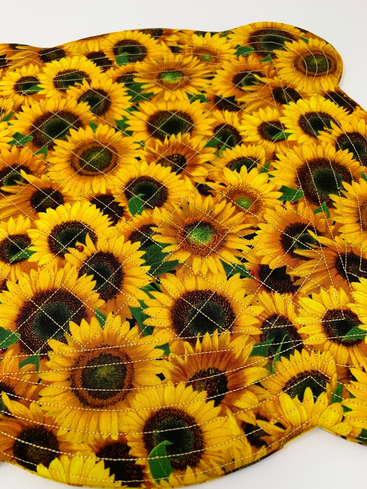 Sunflower Scalloped Place Mats, Set of 2, Floral, Scalloped Edge, Mini Quilts, Handmade